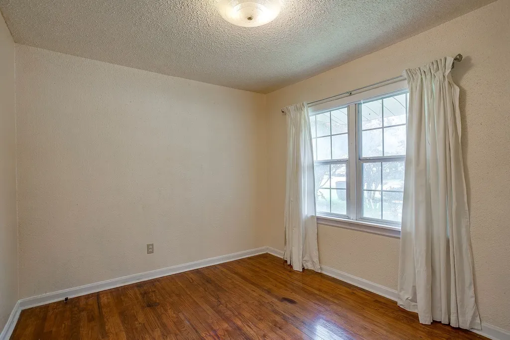 5711 Margewood Drive Dallas TX 75236