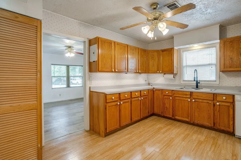 5711 Margewood Drive Dallas TX 75236
