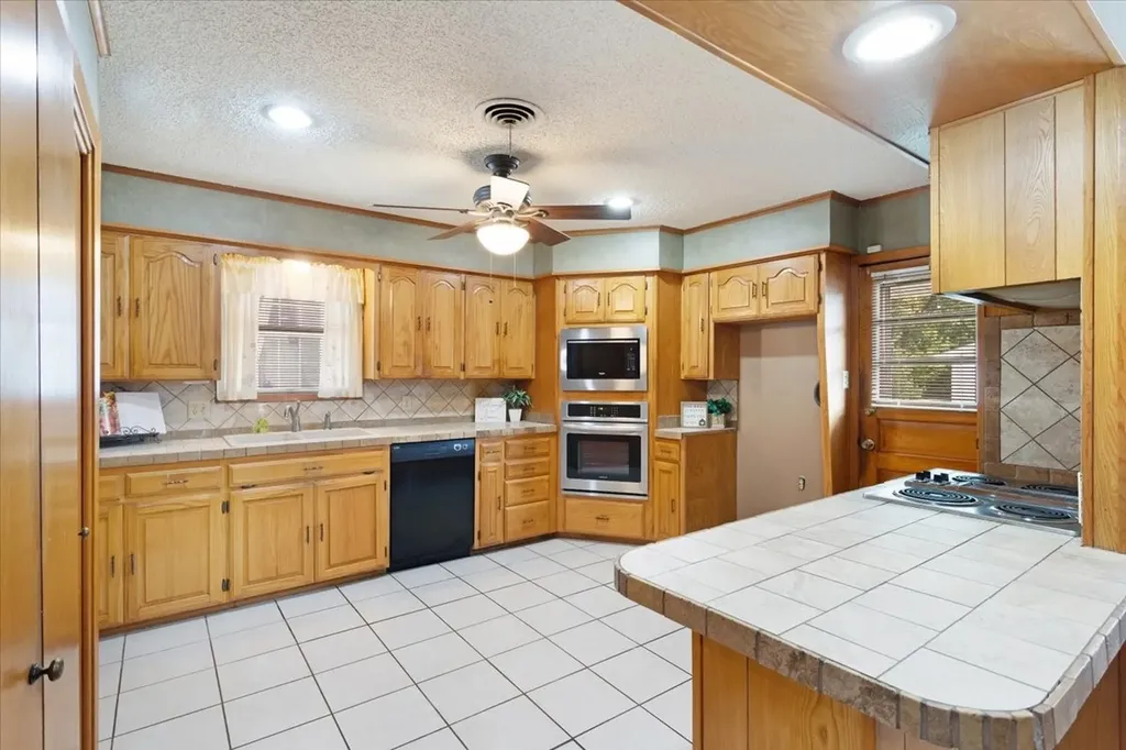 101 N Burdette Avenue Sherman TX 75090