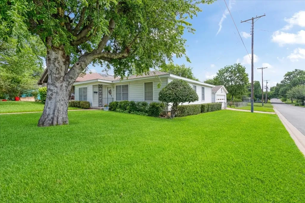 101 N Burdette Avenue Sherman TX 75090