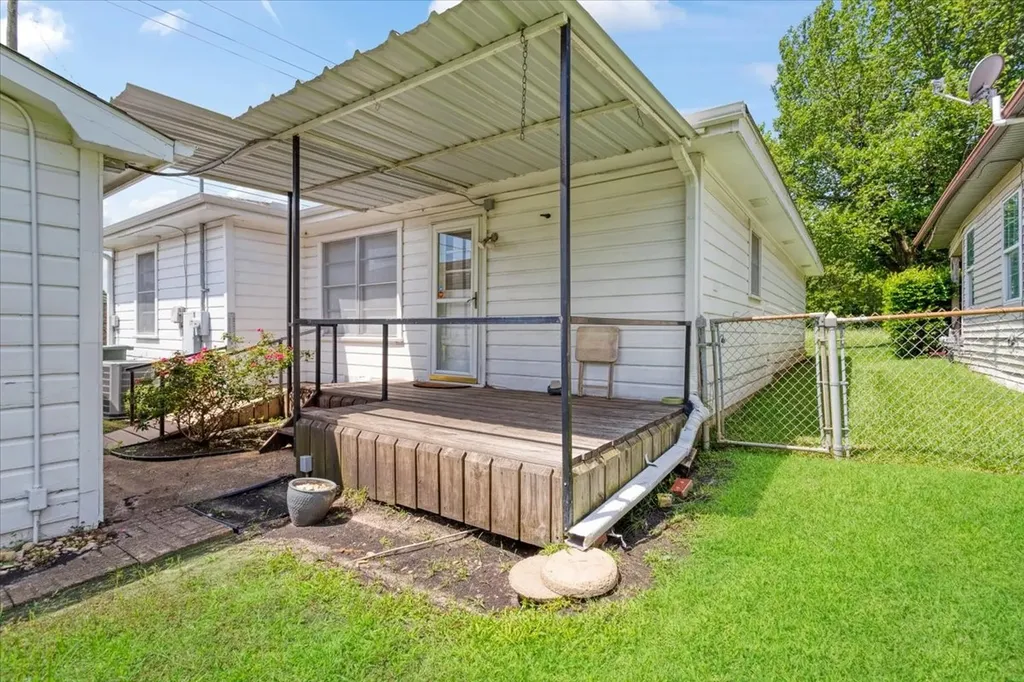 101 N Burdette Avenue Sherman TX 75090