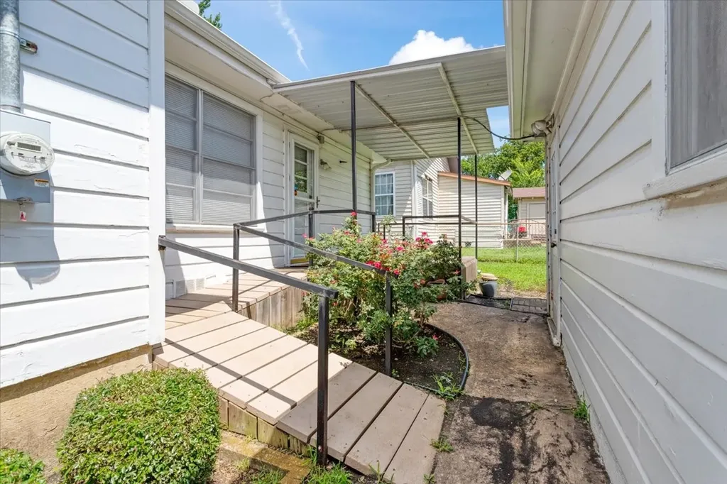 101 N Burdette Avenue Sherman TX 75090
