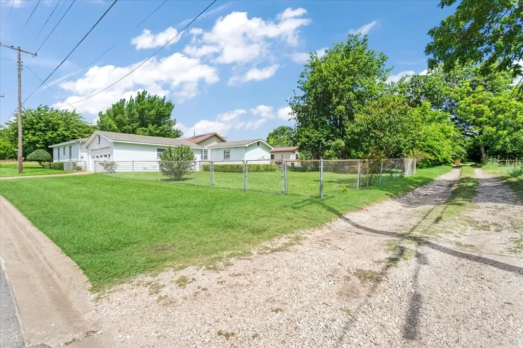 101 N Burdette Avenue Sherman TX 75090