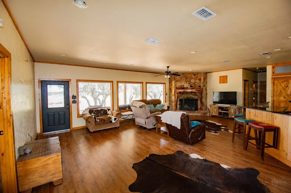 7107 County Road 170 Bangs TX 76823