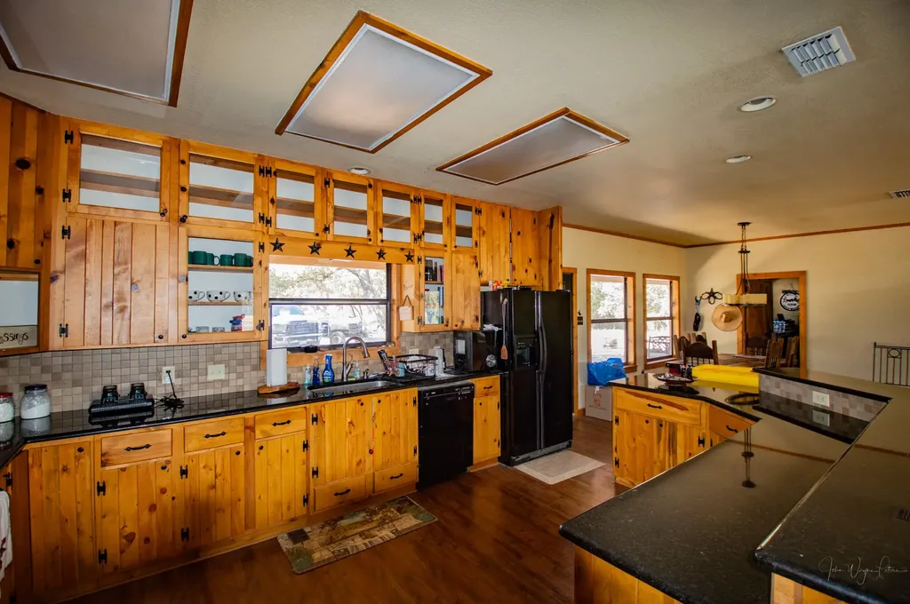7107 County Road 170 Bangs TX 76823