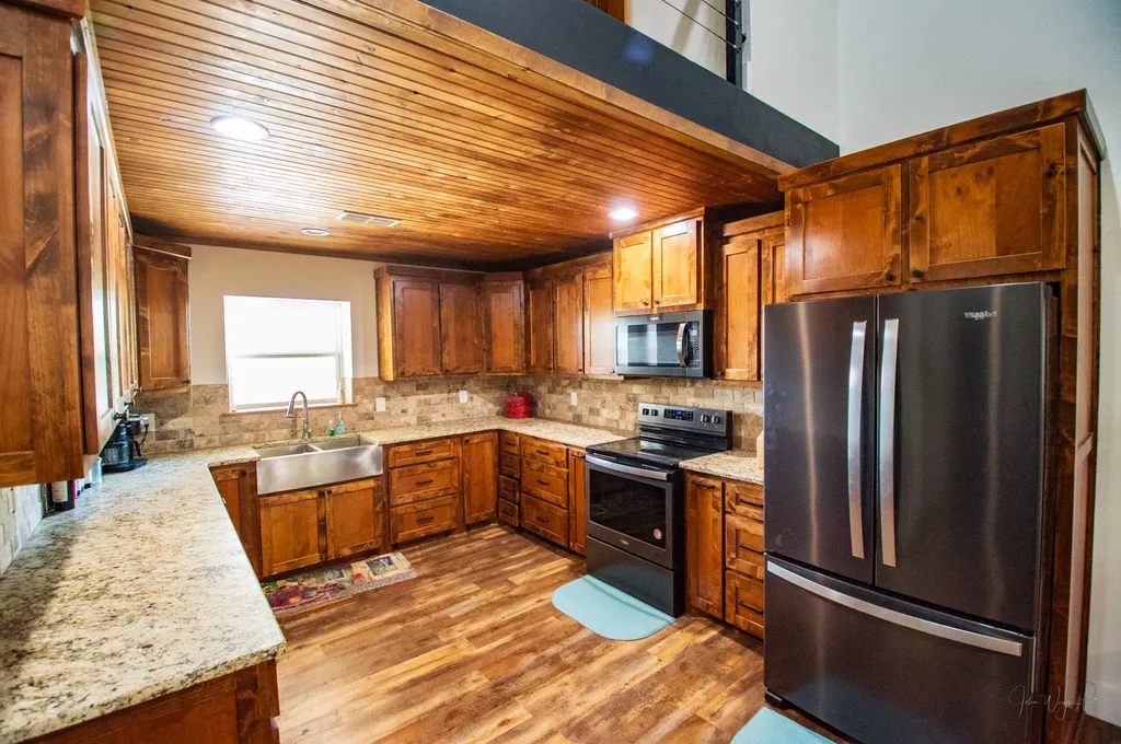 7107 County Road 170 Bangs TX 76823