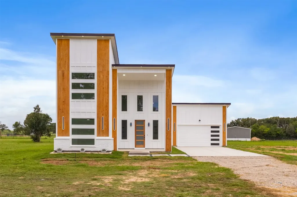 180 Rs County Road 2245 Emory TX 75440
