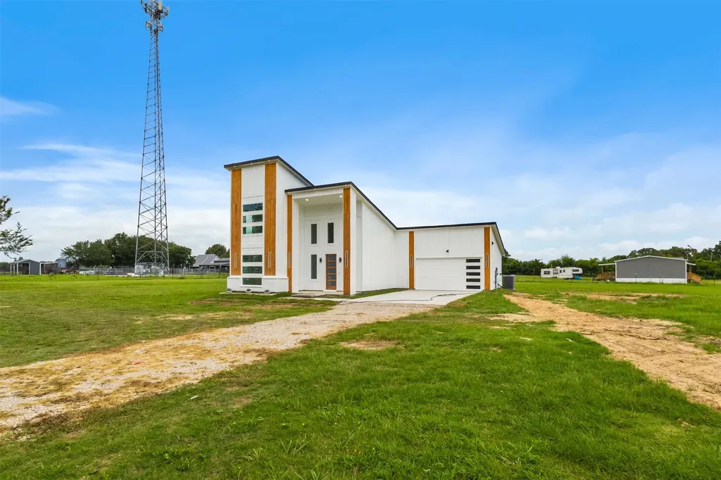 180 Rs County Road 2245 Emory TX 75440