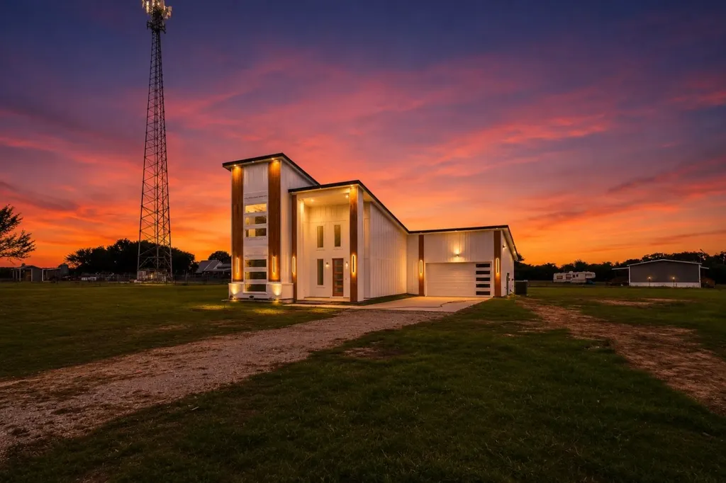 180 Rs County Road 2245 Emory TX 75440