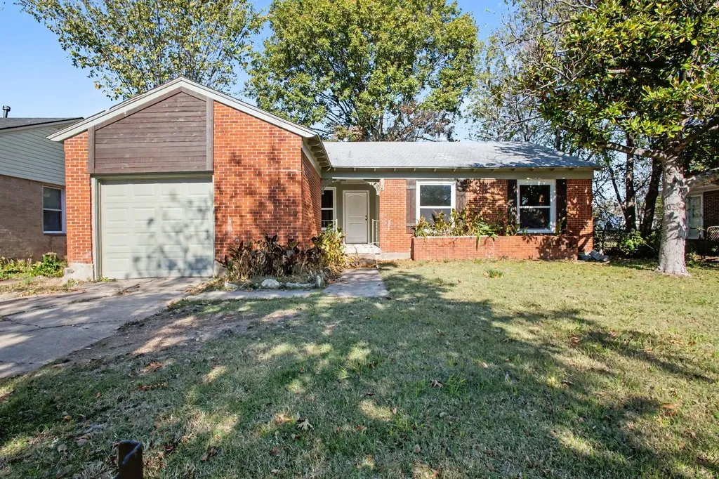 2319 Glengariff Drive Dallas TX 75228