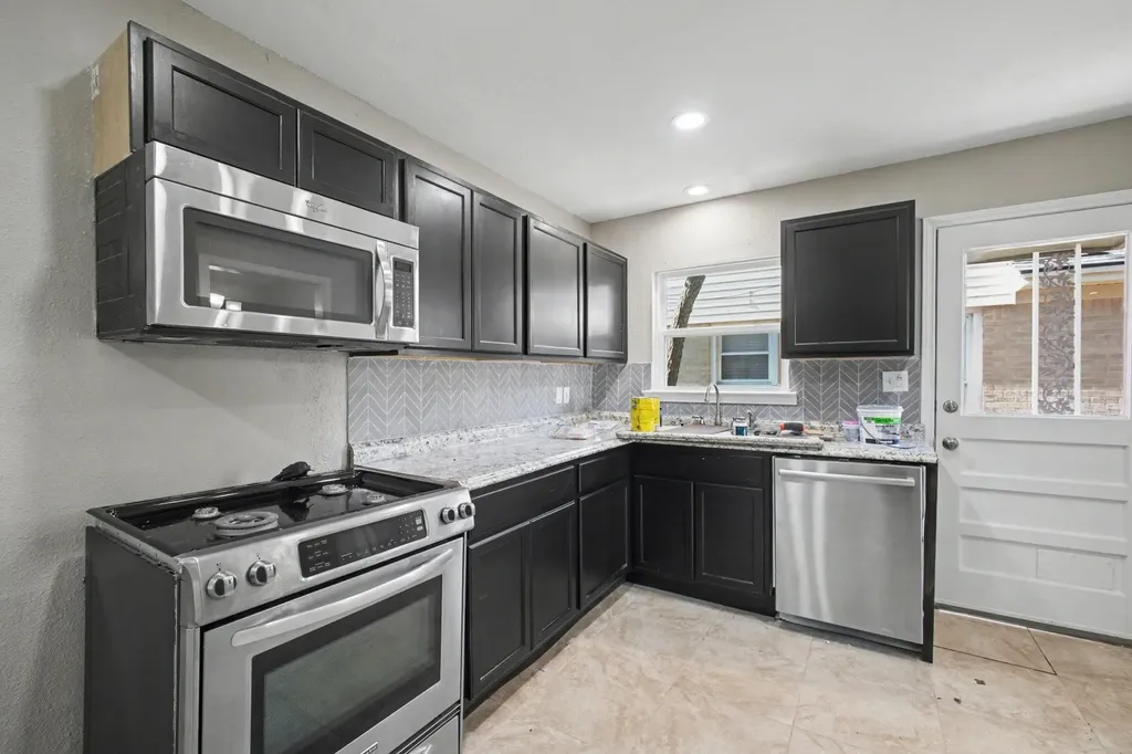 2319 Glengariff Drive Dallas TX 75228