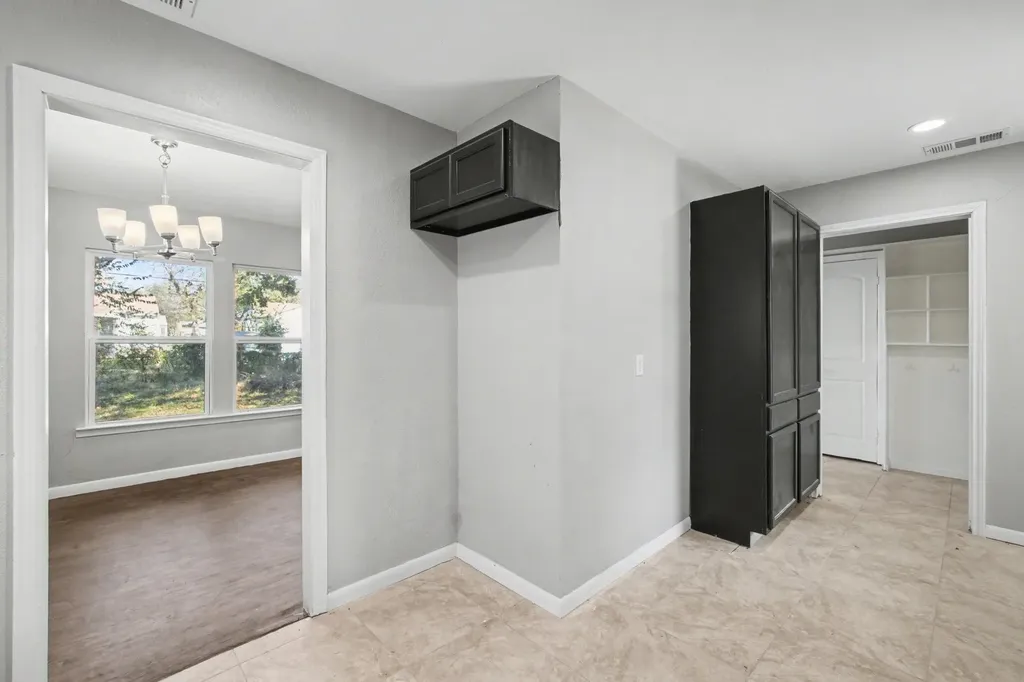 2319 Glengariff Drive Dallas TX 75228