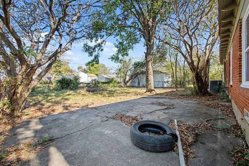 2319 Glengariff Drive Dallas TX 75228