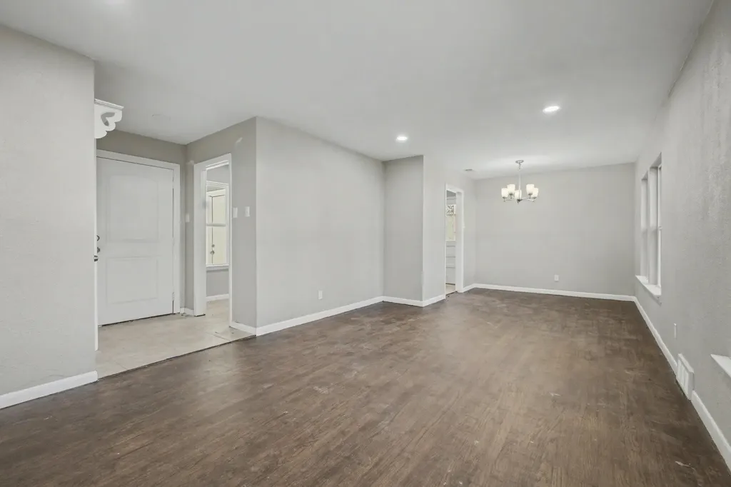 2319 Glengariff Drive Dallas TX 75228
