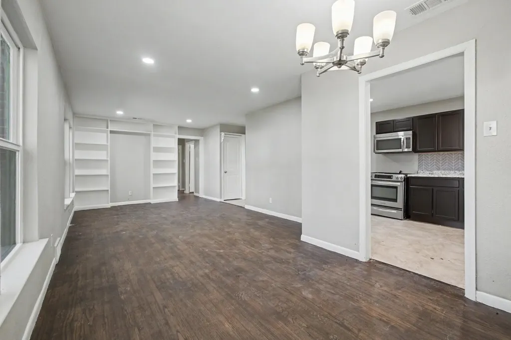 2319 Glengariff Drive Dallas TX 75228