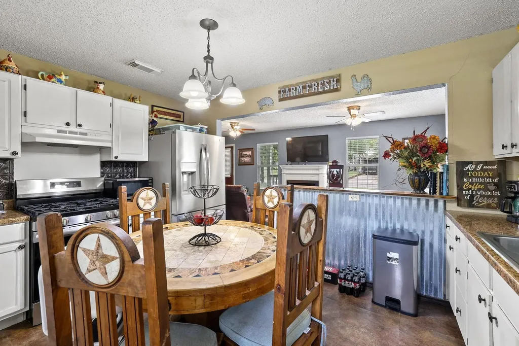 304 Lee Street Wolfe City TX 75496