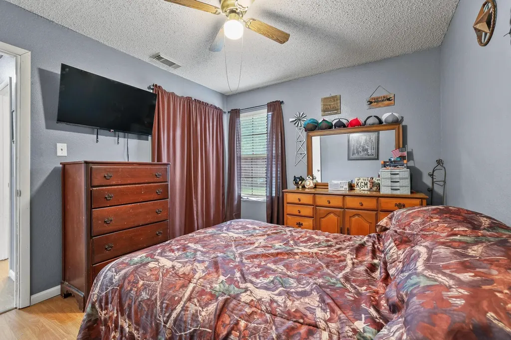 304 Lee Street Wolfe City TX 75496