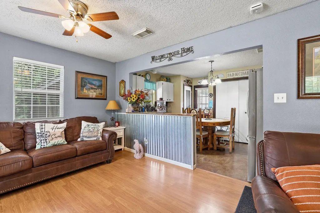 304 Lee Street Wolfe City TX 75496