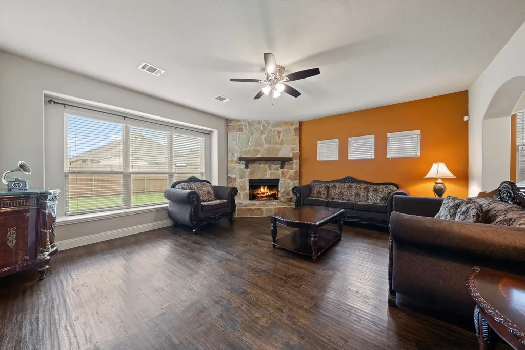 1624 Zebra Finch Drive Little Elm TX 75068