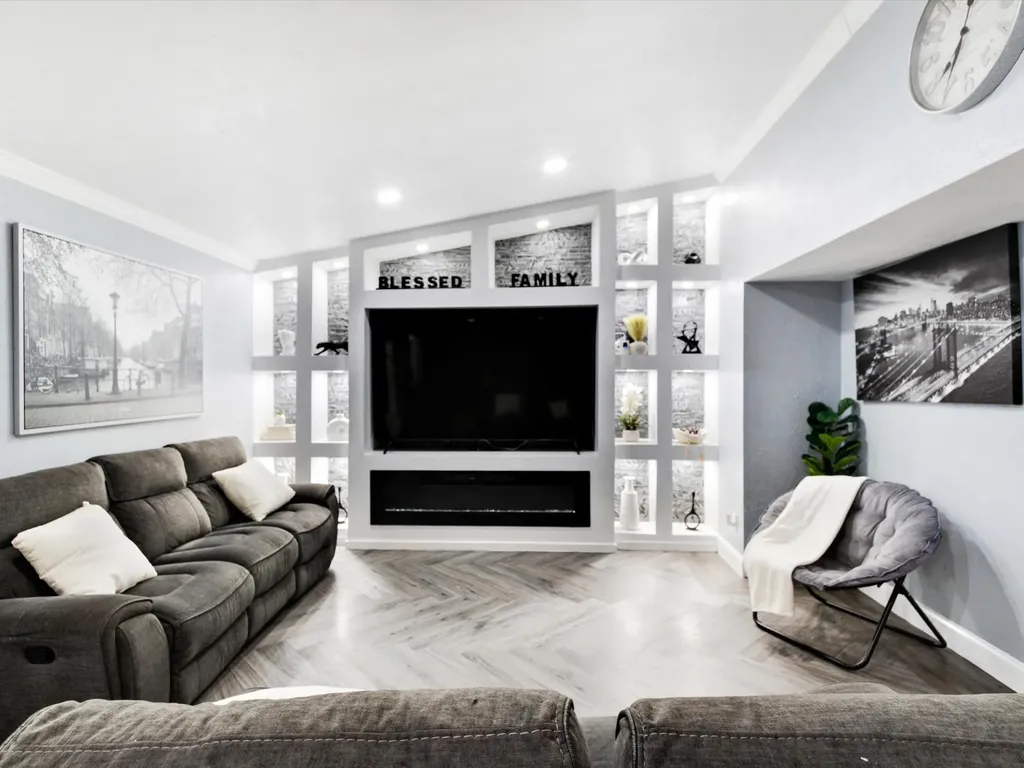 7232 Long Canyon Trail Dallas TX 75249