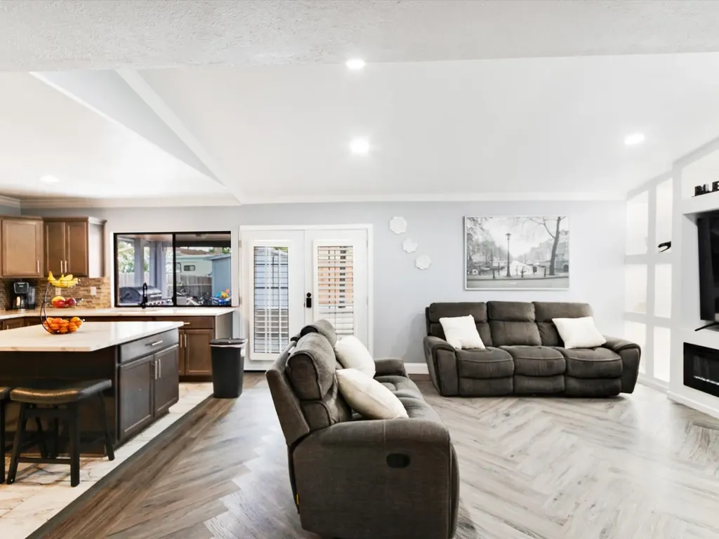 7232 Long Canyon Trail Dallas TX 75249