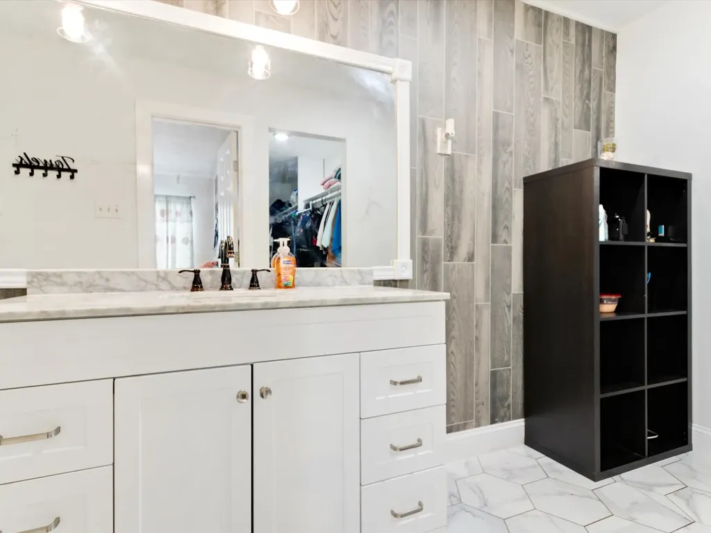 7232 Long Canyon Trail Dallas TX 75249