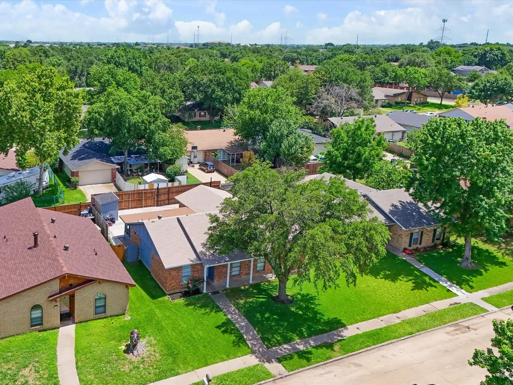 7232 Long Canyon Trail Dallas TX 75249