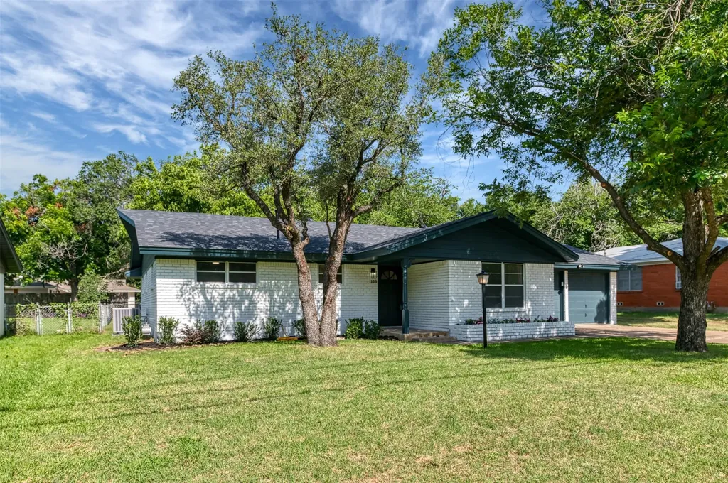 1138 Usher Street Benbrook TX 76126
