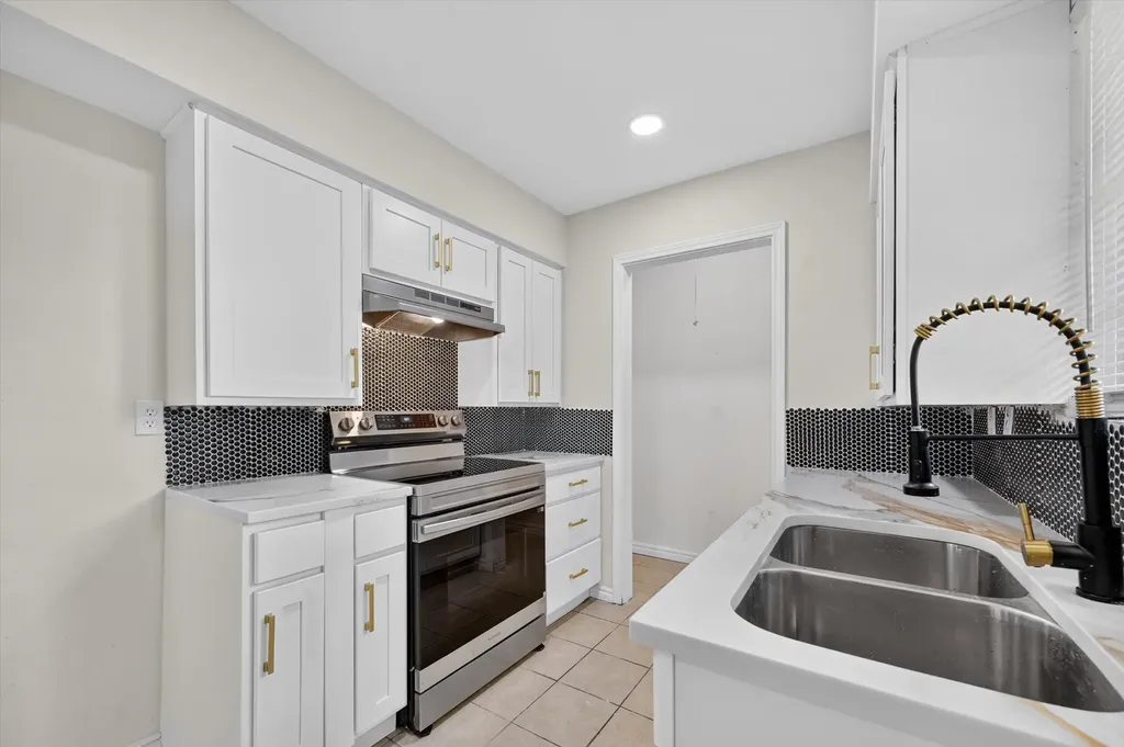 1005 Glenhaven Drive Hutchins TX 75141