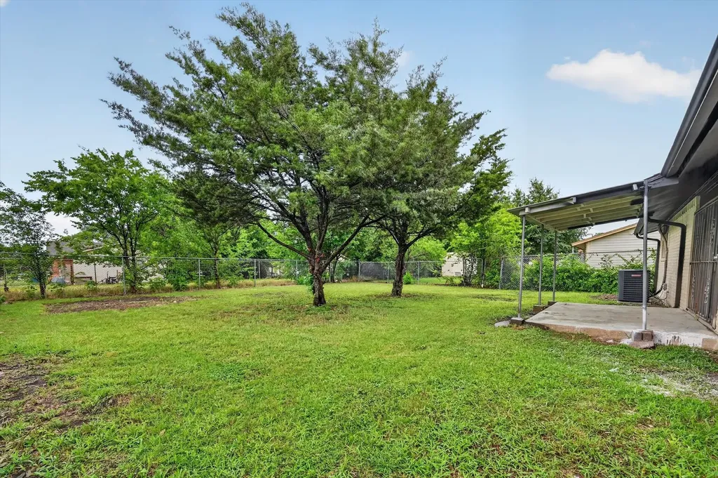 1005 Glenhaven Drive Hutchins TX 75141
