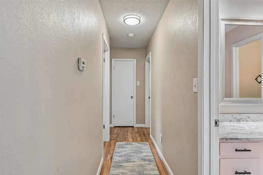 6204 Circleview Drive Haltom City TX 76180