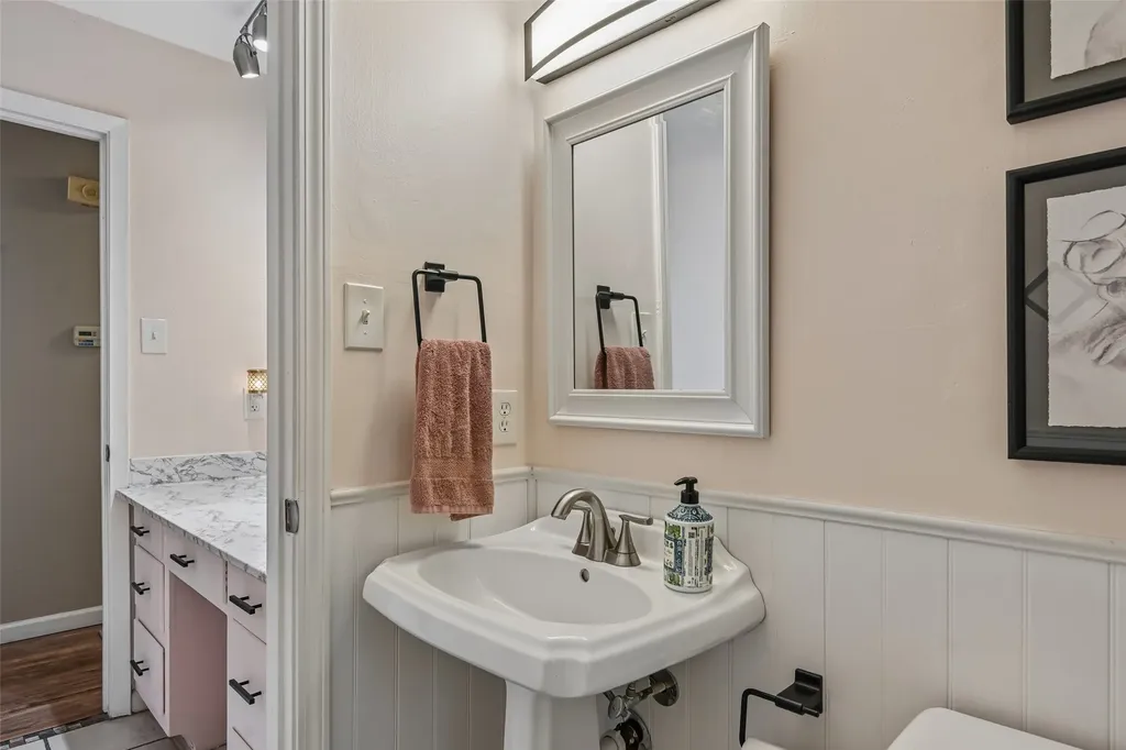 6204 Circleview Drive Haltom City TX 76180