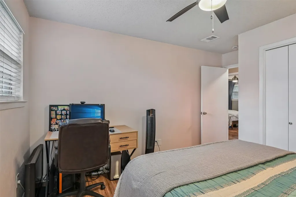 6204 Circleview Drive Haltom City TX 76180
