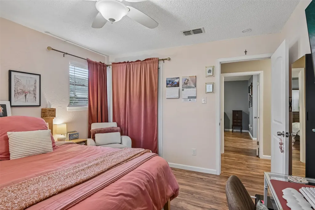 6204 Circleview Drive Haltom City TX 76180