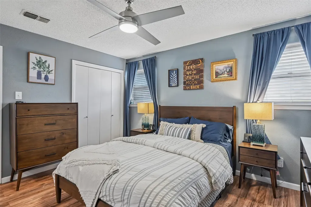 6204 Circleview Drive Haltom City TX 76180