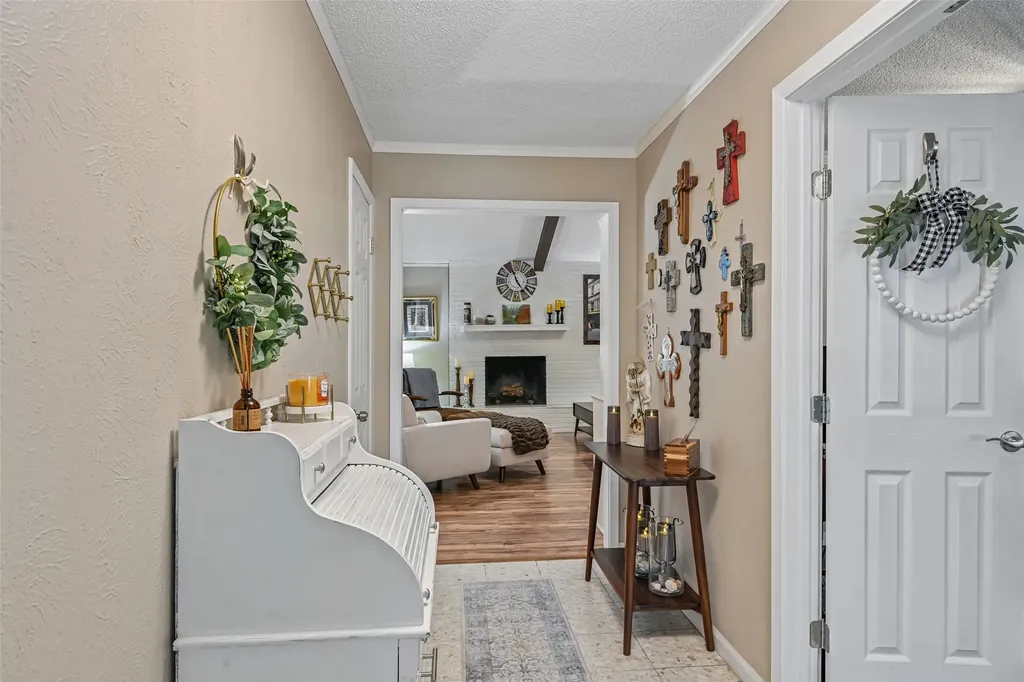 6204 Circleview Drive Haltom City TX 76180