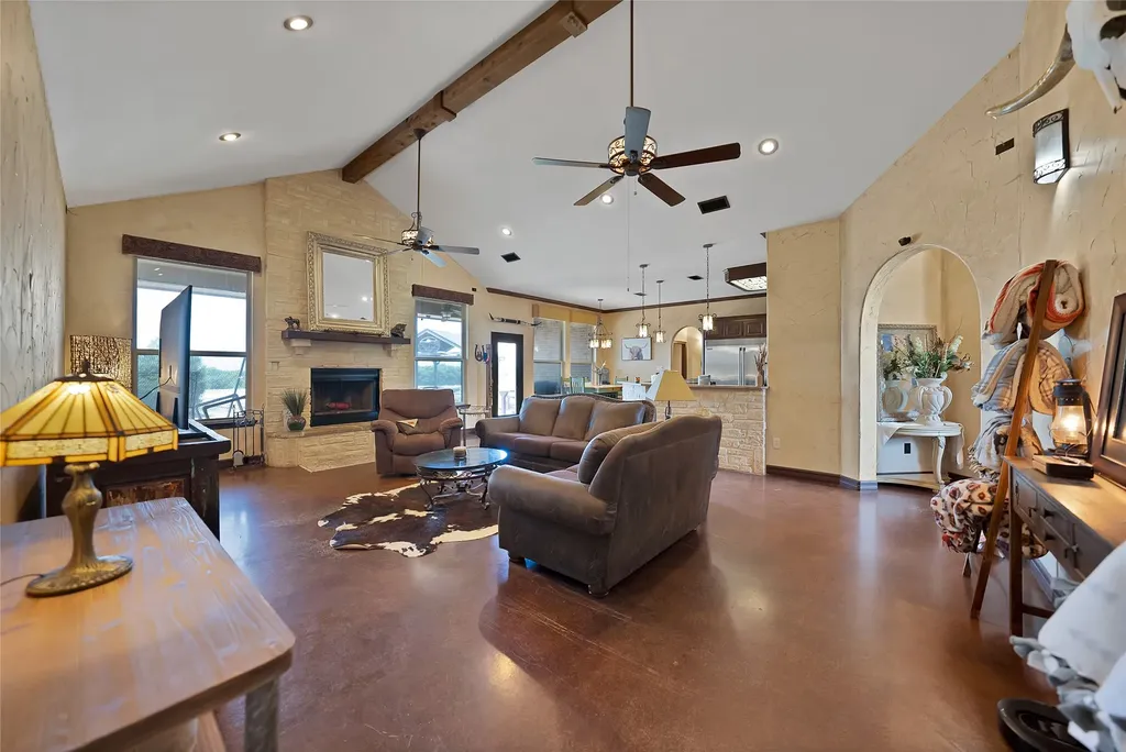 411 N Oak Branch Road Waxahachie TX 75167
