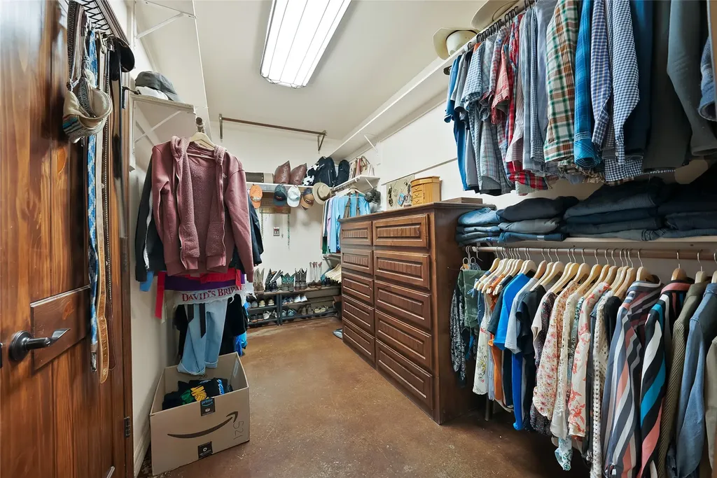 411 N Oak Branch Road Waxahachie TX 75167
