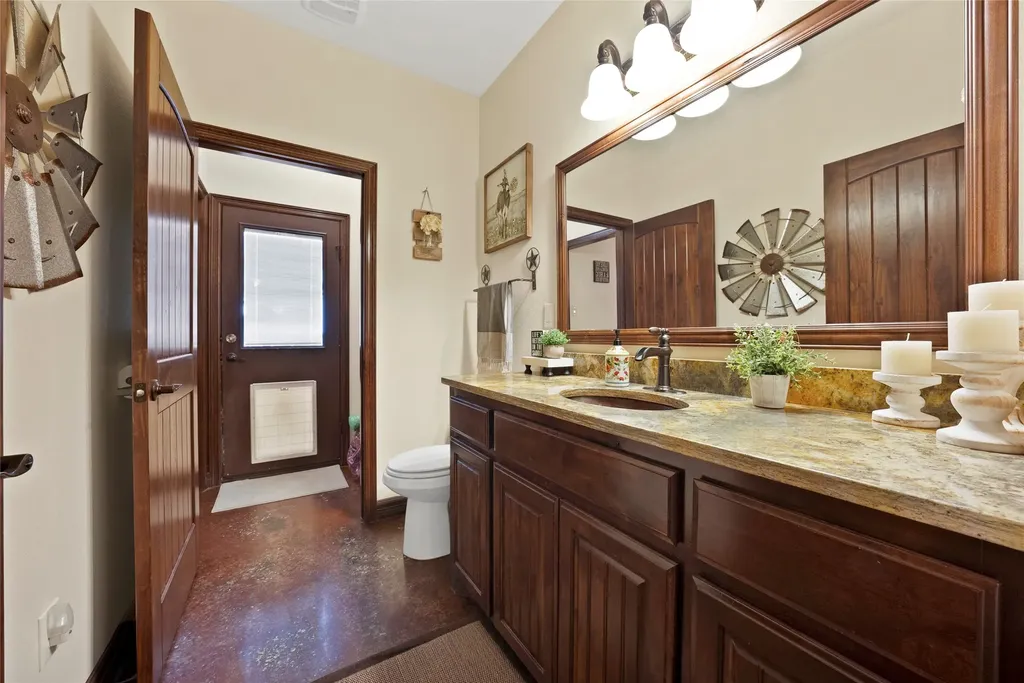 411 N Oak Branch Road Waxahachie TX 75167