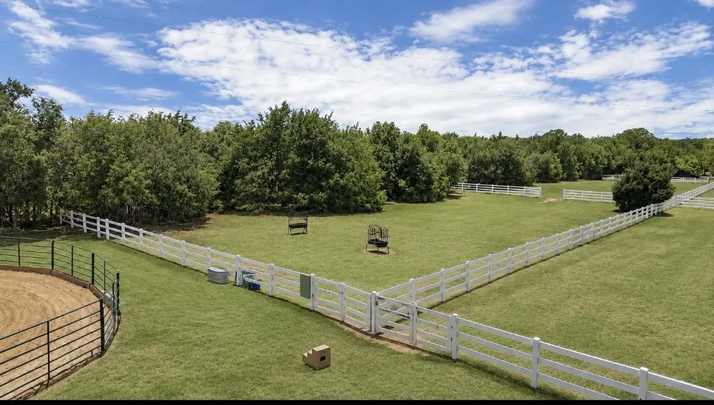 411 N Oak Branch Road Waxahachie TX 75167