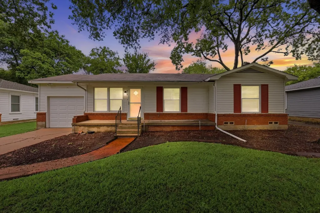 904 Cordell Street Denton TX 76201