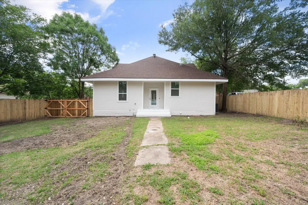 1414 W 2nd Avenue Corsicana TX 75110
