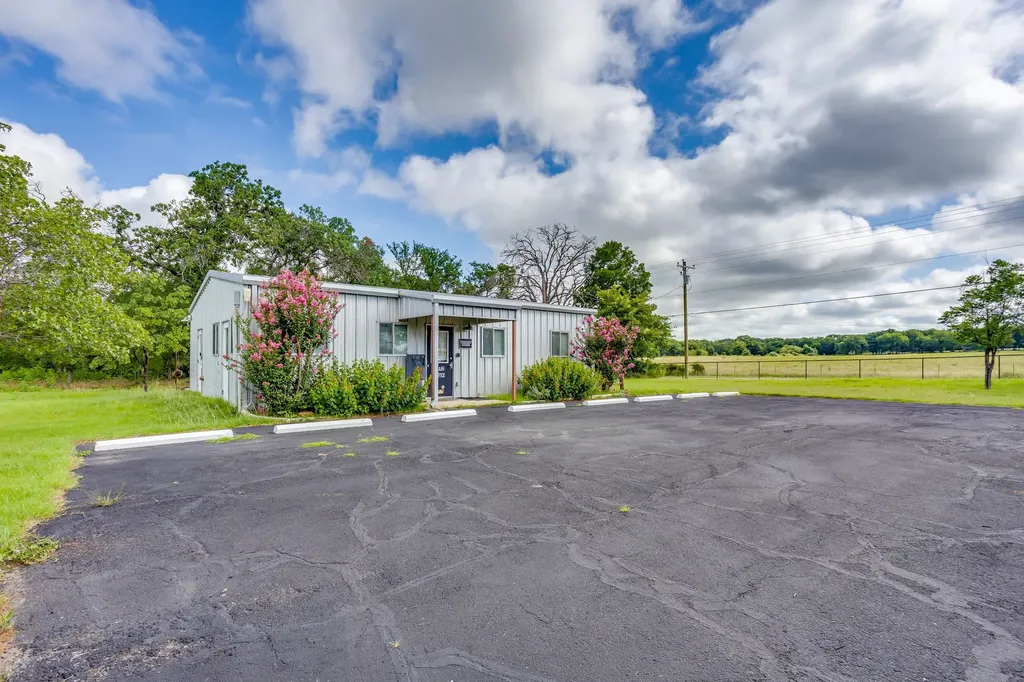 5805 Fall Creek Granbury TX 76049