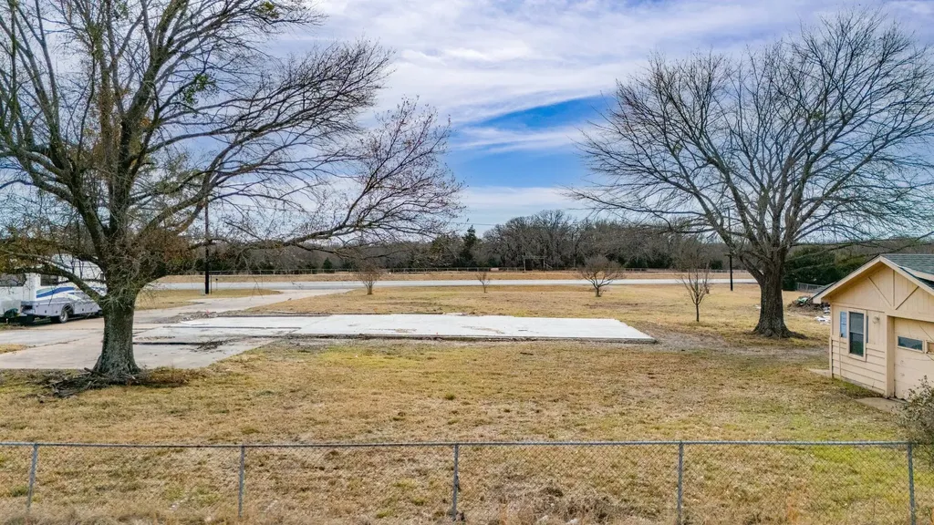 866 State Highway 24 Campbell TX 75422
