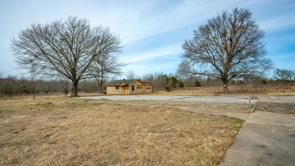 866 State Highway 24 Campbell TX 75422
