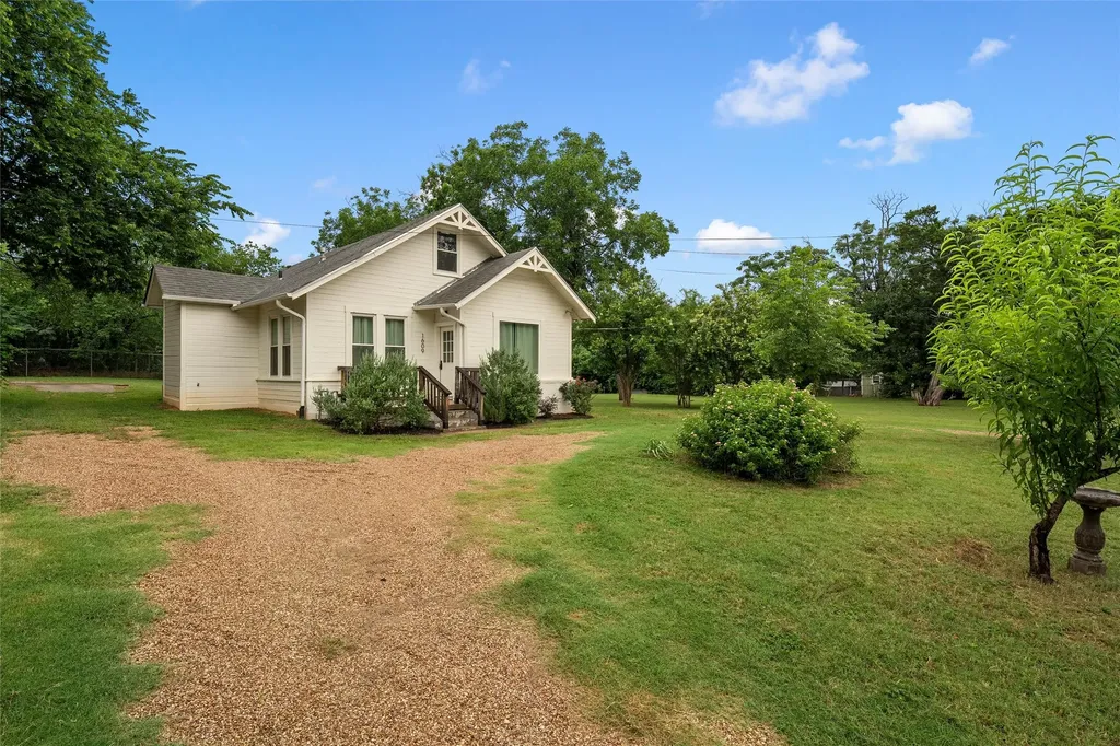 1609 Reuter Avenue Waco TX 76708