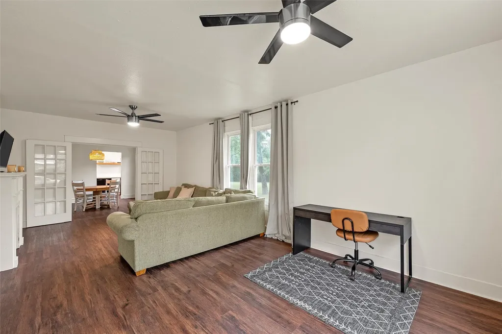 1609 Reuter Avenue Waco TX 76708