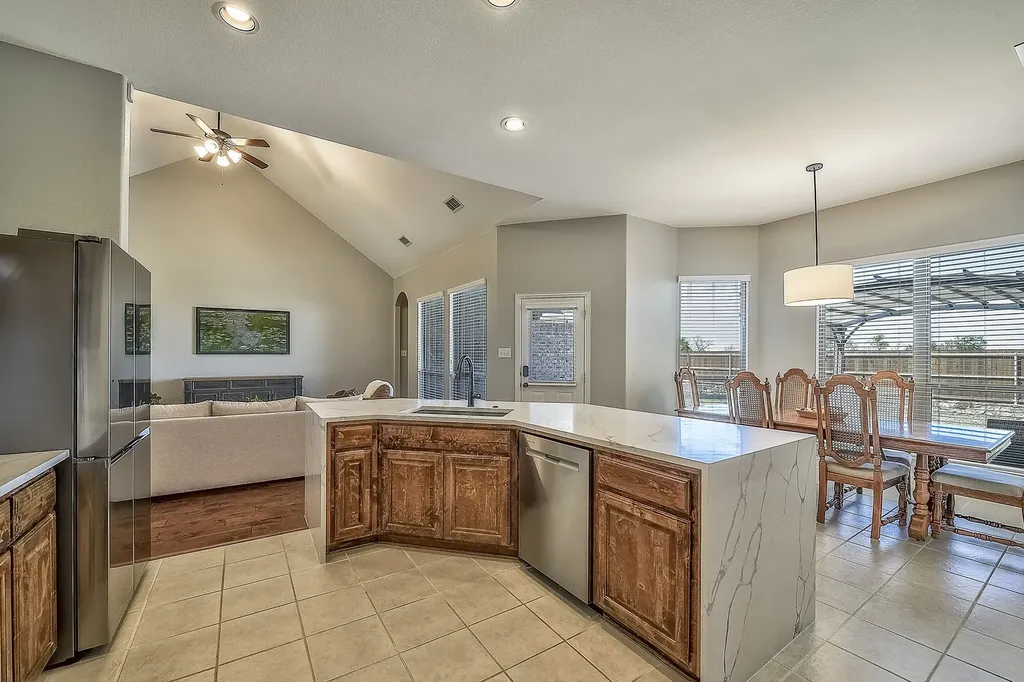 737 Baxter Trail Fate TX 75087