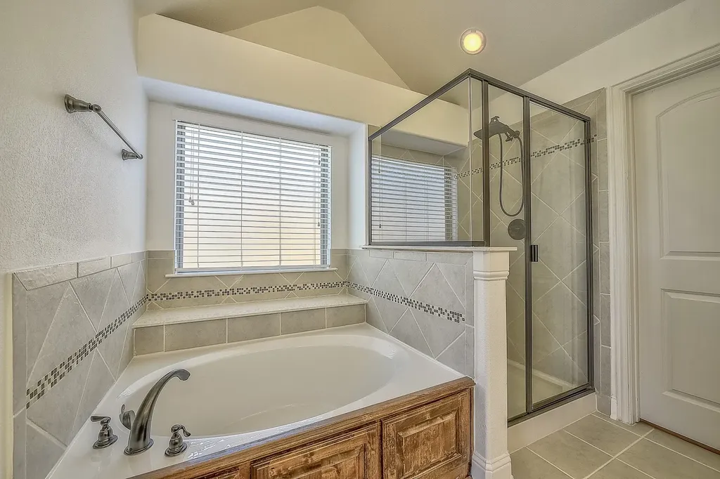 737 Baxter Trail Fate TX 75087