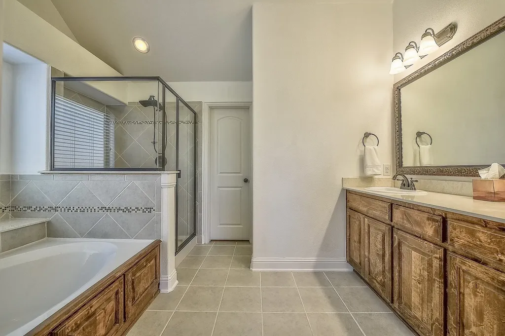 737 Baxter Trail Fate TX 75087